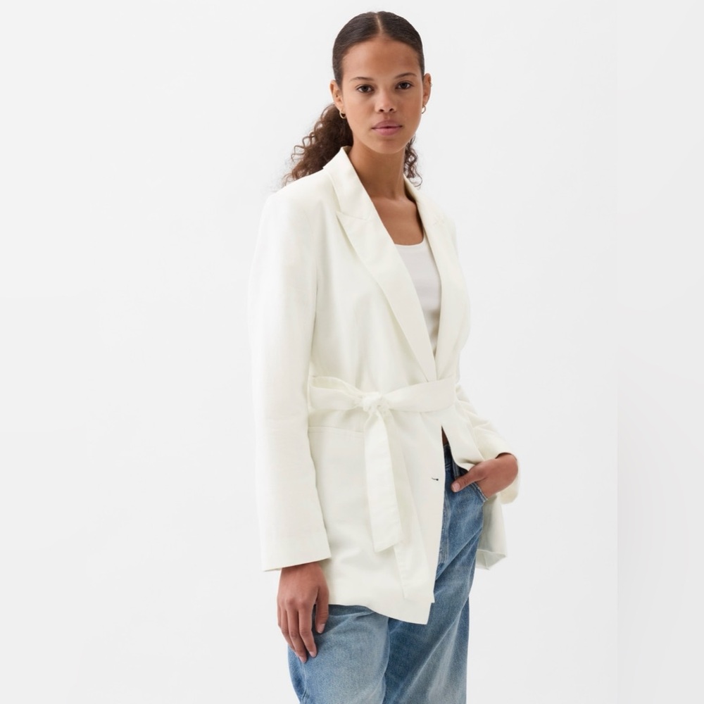 GAP Off-White Belted Blazer